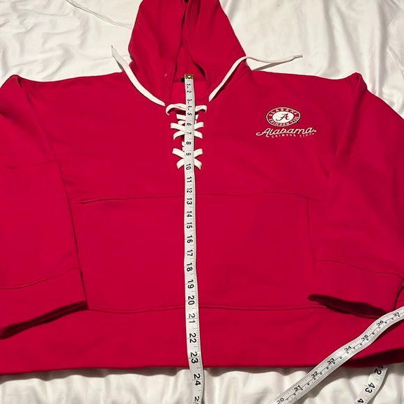 Champions athleticwear unisex Hoodie, Alabama Crimson Tide valued at $80. - Picture 3 of 9